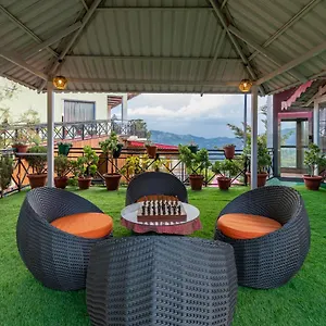4* Resort Maple